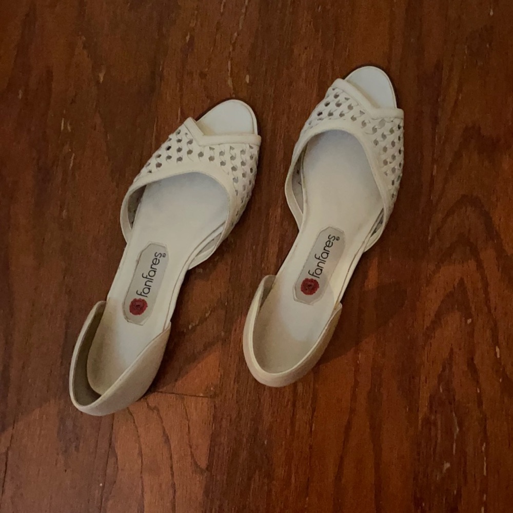 Vintage White Flats